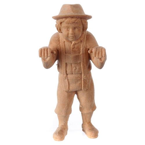 Bambino che guarda presepe Montano Cirmolo legno naturale 10 cm 1