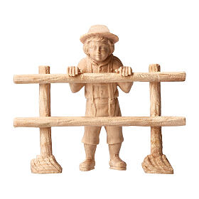 Niño que mira con cerca 2 piezas belén Montano Cembro madera natural 10 cm