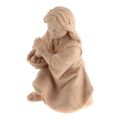 Menina em oração presépio de montanha em pinheiro de cembro natural 10 cm 2