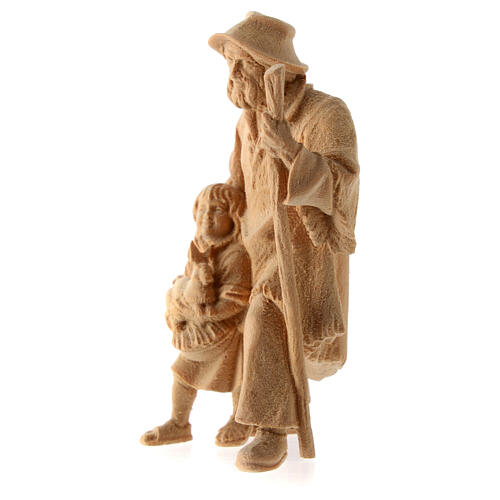 Pastore con bambina Montano Cirmolo legno naturale presepe 10 cm 3