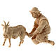 Pastor ordenhando a cabra madeira natural de pinheiro cembro presépio de montanha de 10 cm s1