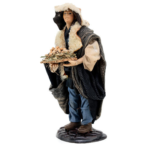 Young man with eggs for Neapolitan Nativity Scene with 18 cm characters 3