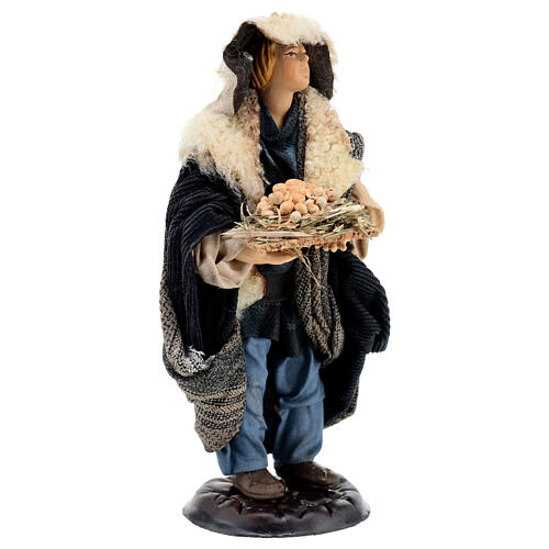 Young man with eggs for Neapolitan Nativity Scene with 18 cm characters 4