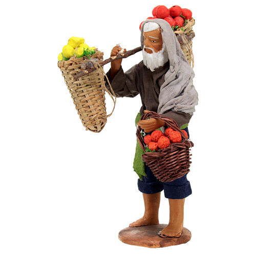 Uomo viandante con cesti frutta presepe napoletano 13 cm 2