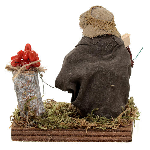 Man selling tomatos for Neapolitan Nativity Scene with 10 cm characters 4