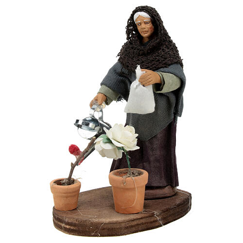 Mulher regando flores para presépio napolitano com figuras de altura média 10 cm 2