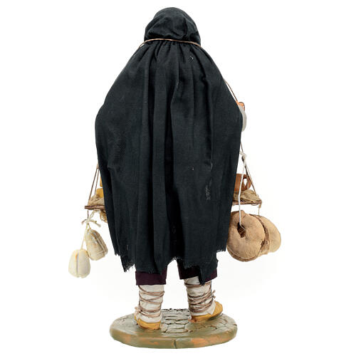 Vendedor de queijos e enchidos para presépio napolitano com figuras altura média 30 cm; 30x10x10 cm 5