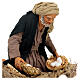 Homem ajoelhado com cestos de ovos para presépio napolitano com figuras altura média 30 cm; 16x19x15 cm s2