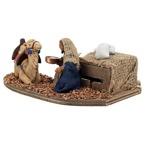 Camel driver feeding his camel, ANIMATED character of 10 cm for Neapolitan Nativity Scene 2