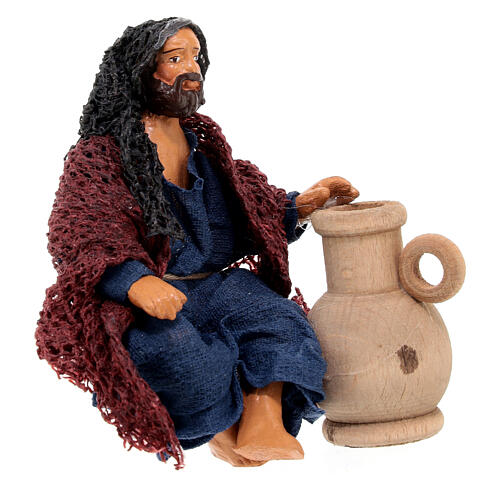 Homem sentado com jarra para presépio napolitano de 10 cm 3