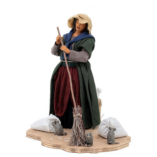 Kobieta odgania myszy, ruchoma figurka do szopki z Neapolu 30 cm, 25x20x20 3
