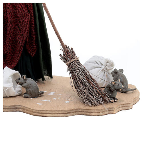 Woman chases mice broom animated Neapolitan nativity 30 cm 25x20x20 4