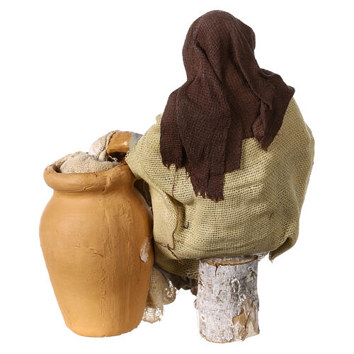 Uomo seduto accanto all'anfora presepe napoletano 15 cm 4