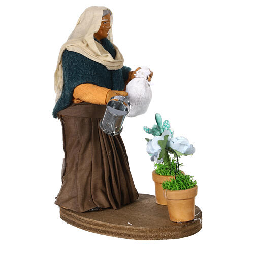 Femme qui arrose ses plantes crèche napolitaine 13 cm 3