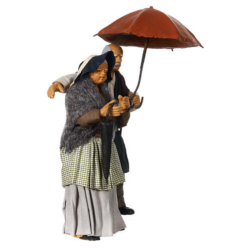 Couple personnes âgées sous parapluie crèche napolitaine 15 cm 5