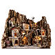 Village dans la roche avec meule four fontaine ruisseau et éclairage LED 85x100x55 cm pour figurines de 10-12 cm s1