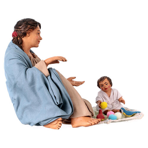 Mother playing with her child on the ground, terracotta figurine for 30 cm Neapolitan Nativity Scene 3