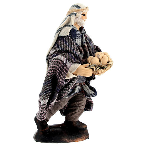 Homme avec oeufs pour crèche napolitaine terre cuite 10 cm 3