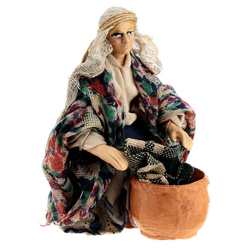Washerwoman on her knees for 10 cm Neapolitan Nativity Scene 2