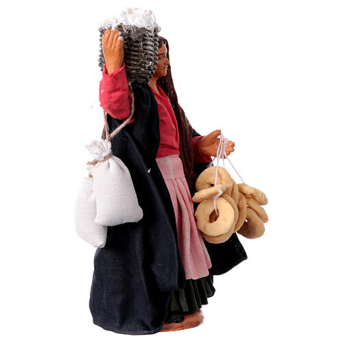 Mulher com cesta de ricotta e taralli para presépio napolitano de 13 cm 4