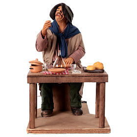 Bewegliche Krippenfigur, Mann am gedeckten Tisch, neapolitanischer Stil, für 30 cm Krippe, 25x15x25 cm