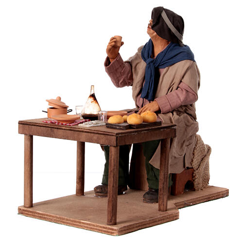 Bewegliche Krippenfigur, Mann am gedeckten Tisch, neapolitanischer Stil, für 30 cm Krippe, 25x15x25 cm 4