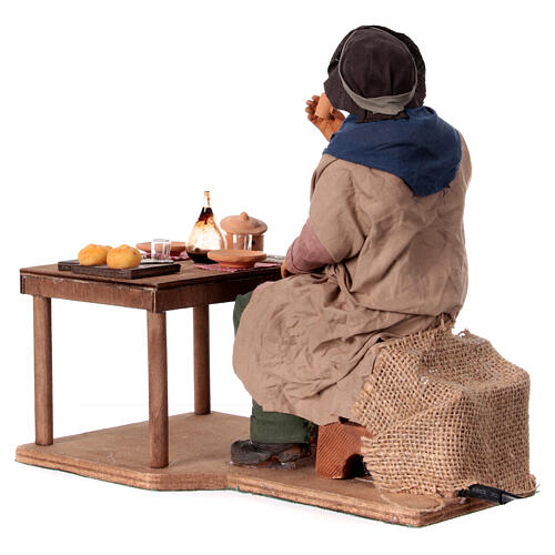 Bewegliche Krippenfigur, Mann am gedeckten Tisch, neapolitanischer Stil, für 30 cm Krippe, 25x15x25 cm 5