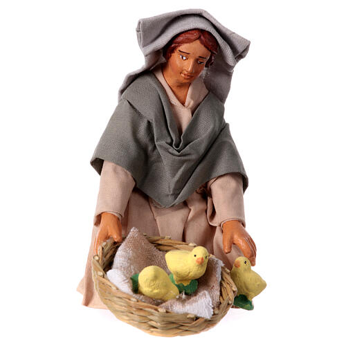 Femme à genoux avec panier poussins crèche napolitaine 13 cm 1