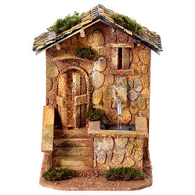 Dom z fontanną do szopki 10 cm, 20x15x20 cm