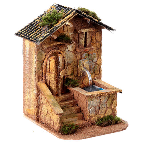 Dom z fontanną do szopki 10 cm, 20x15x20 cm 3