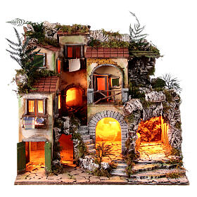 Krippenszenerie, Rustikales Dorf vor Bergmassiv, inkl Beleuchtung, neapolitanischer Stil, für 10 cm Figuren, 60x55x40 cm