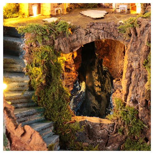 Krippenszenerie mit Grotte, diversen Miniatur-Häusern, Beleuchtung und Wasserfall, neapolitanischer Stil, für 12 cm Figuren, 25x20x20 cm 2