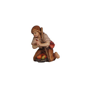 Child on his knees, coloured wood, 9.5 cm Heimatland Nativity Scene of Val Gardena