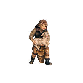 Enfant avec agneau à bras crèche Heimatland bois peint 12 cm Val Gardena