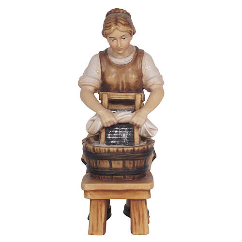 Lavandaia in legno dipinto presepe Heimatland 12 cm Val Gardena 1