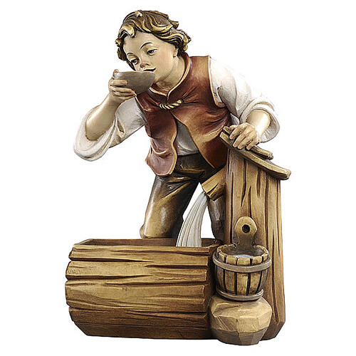 Bub am Brunnen, Holz coloriert, für 9,5 cm Heimatland-Krippe, Grödner Kunsthandwerk 1