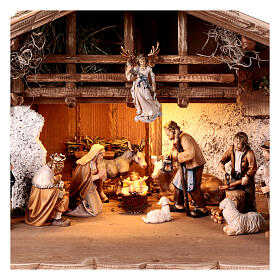 Alpine stable with lights and 17 painted wood characters for 12 cm Heimatland Nativity Scene, Val Gardena