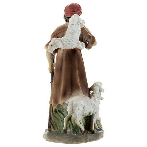 Pasterz z owcami i laską, żywica malowana, szopka wys. 12 cm 4