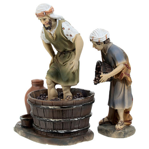 Colored resin grape harvesters nativity scene h 10 cm 2