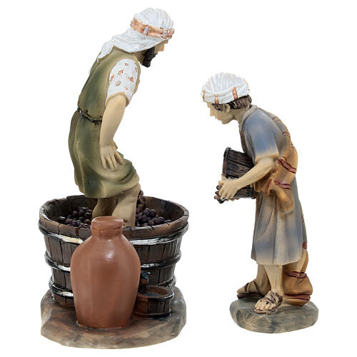 Colored resin grape harvesters nativity scene h 10 cm 4