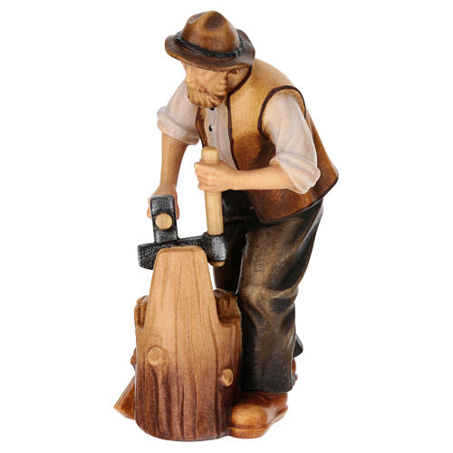 Man cutting shingles for 12 cm Mahlknecht Nativity Scene, painted wood, Val Gardena 3