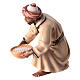 Poganiacz wielbłądów klęczący z miską wody, drewno malowane, 9,5 cm Mahlknecht szopka, Val Gardena s2