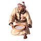 Kneeling camel driver water bowl painted Val Gardena wood 9.5 cm Mahlknecht nativity scene s1