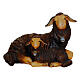 Pecora nera sdraiata con agnello 12 cm legno dipinto presepe Mahlknecht Val Gardena s1