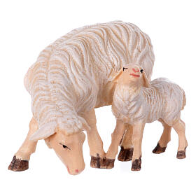 Pecora che mangia con agnello 9,5 cm presepe Mahlknecht legno dipinto Val Gardena