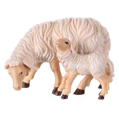 Mouton qui broute avec agneau crèche Mahlknecht Val Gardena 12 cm bois peint 1