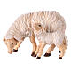 Mouton qui broute avec agneau crèche Mahlknecht Val Gardena 12 cm bois peint s1