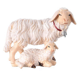 Mouton debout avec agneau allongé crèche Mahlknecht Val Gardena bois peint 9,5 cm