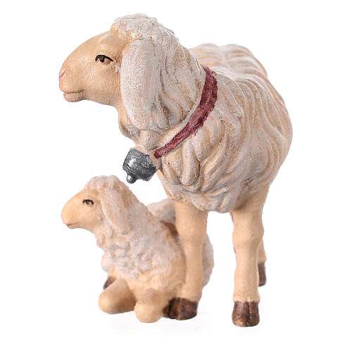 Mouton debout avec agneau allongé crèche Mahlknecht Val Gardena 12 cm bois peint 3