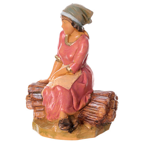 Mädchen, auf einem Holzstapel sitzend, Krippenfigur, PVC, Fontanini, 12 cm 2